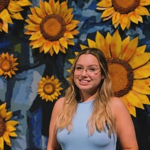 Meet your Posher, Monica